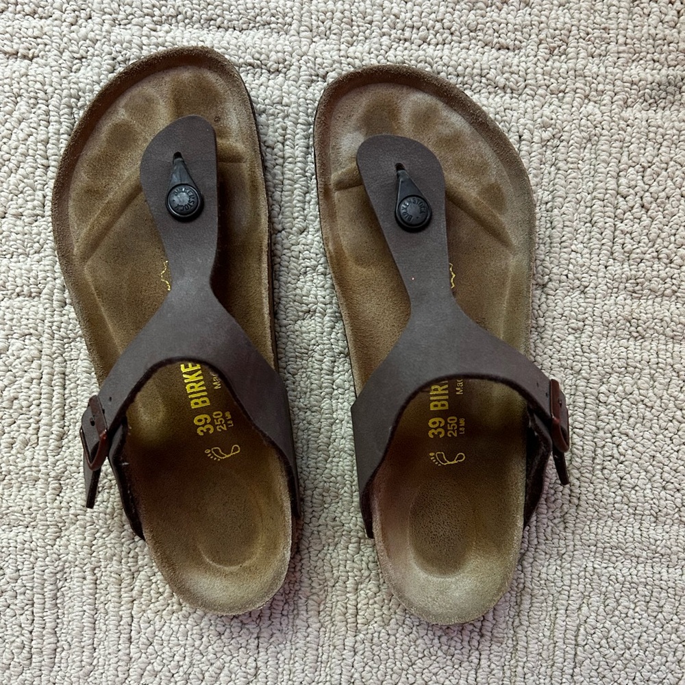 Birkenstock Gizeh Brown Sandals